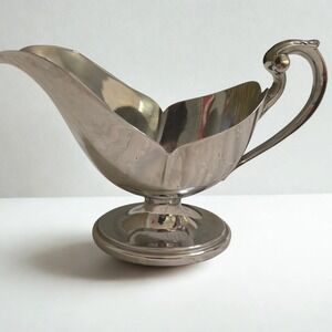 Vtg Silver Scalloped Pedestal Gravy Boat Scrolled Handle Classic traditional